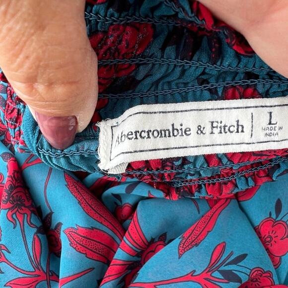 Abercrombie and Fitch women’s L blouse with elastic neck, bodice, and cuffs - Picture 10 of 10